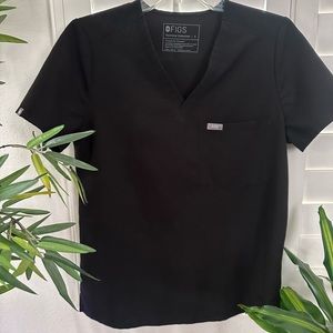Black Figs scrub top one pocket